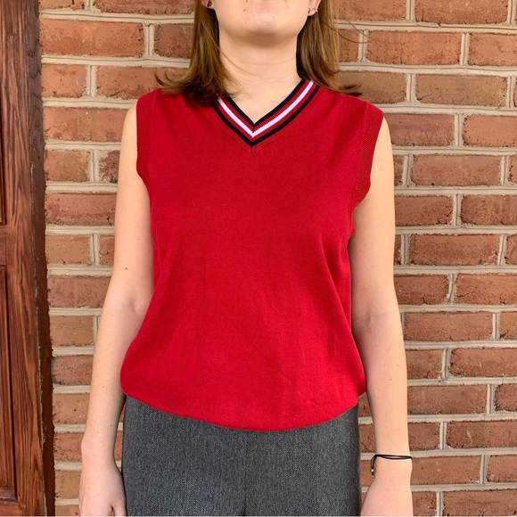 V-neck sweater vest. Mens size Medium. Unisex - Picture 3 of 7